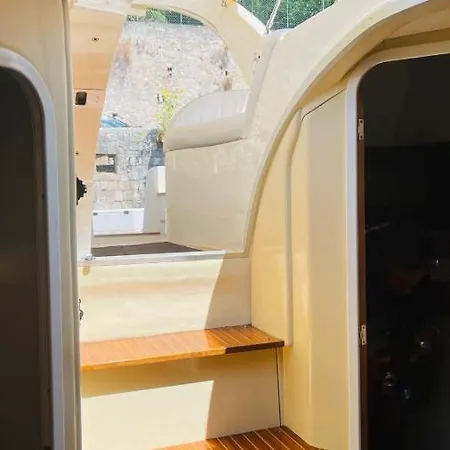 Bateau-hôtel Boat *